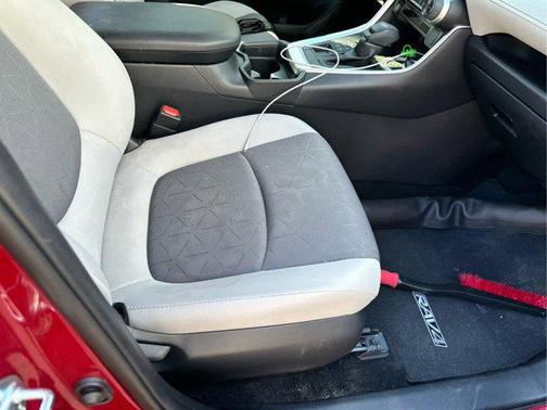 Ruby Flare Pearl 2019 Toyota RAV4 XLE