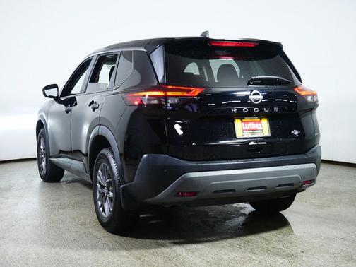 Super Black 2022 Nissan Rogue S