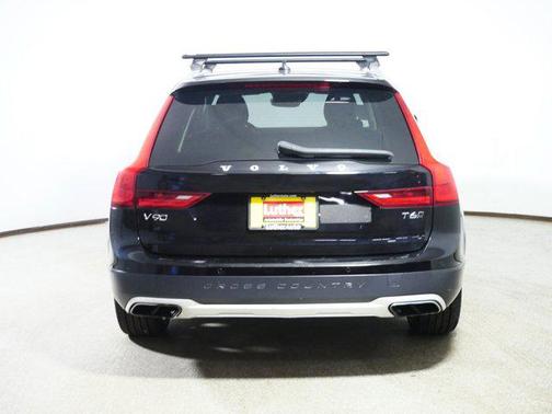 2019 Volvo V90 Cross Country T6