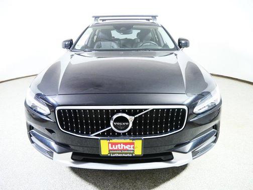 2019 Volvo V90 Cross Country T6