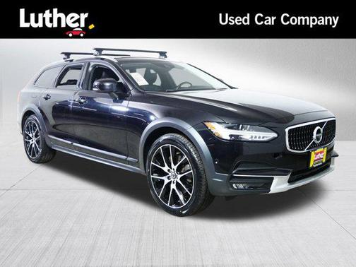 2019 Volvo V90 Cross Country T6