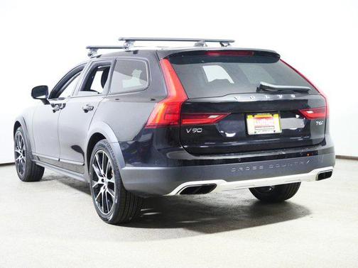 2019 Volvo V90 Cross Country T6