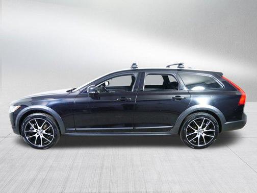 2019 Volvo V90 Cross Country T6