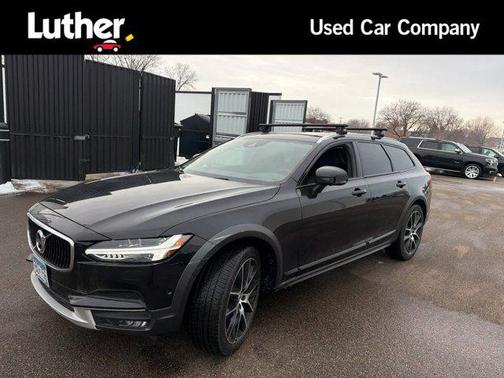2019 Volvo V90 Cross Country T6