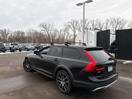 2019 Volvo V90 Cross Country T6
