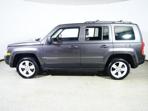 Granite Crystal Metallic Clearcoat 2016 Jeep Patriot Latitude