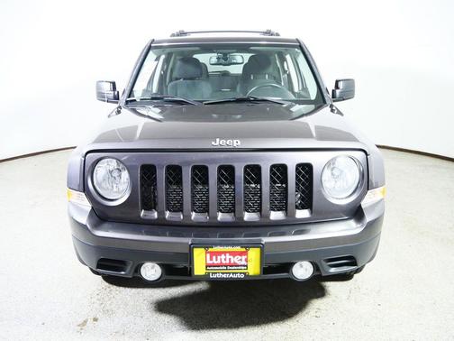 Granite Crystal Metallic Clearcoat 2016 Jeep Patriot Latitude