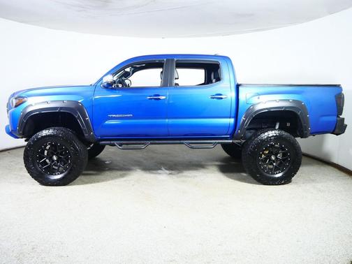 Blazing Blue Pearl 2018 Toyota Tacoma Limited