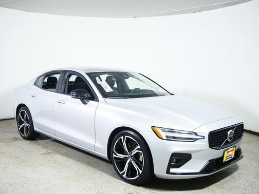 Silver Dawn Metallic 2024 Volvo S60 Core Dark Theme