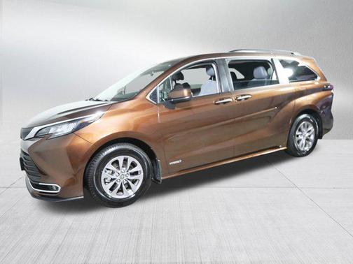 2021 Toyota Sienna XLE 7 Passenger
