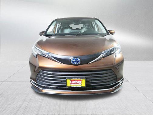 2021 Toyota Sienna XLE 7 Passenger