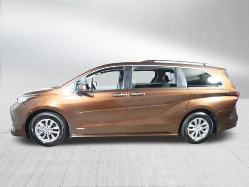 2021 Toyota Sienna XLE 7 Passenger