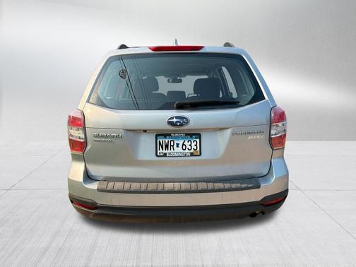 Ice Silver Metallic 2016 Subaru Forester 2.5i