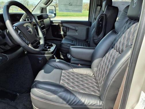 2025 GMC Savana 2500 Work Van