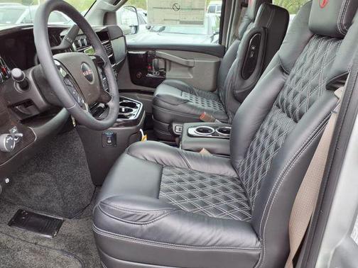 2025 GMC Savana 2500 Work Van