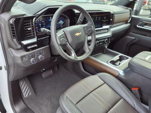 2025 Chevrolet Silverado 3500 High Country