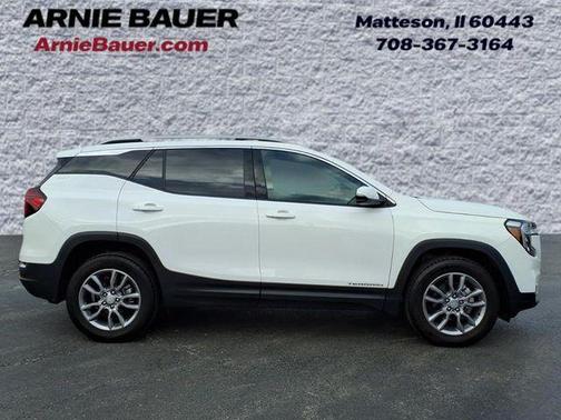 Summit White 2022 GMC Terrain SLT