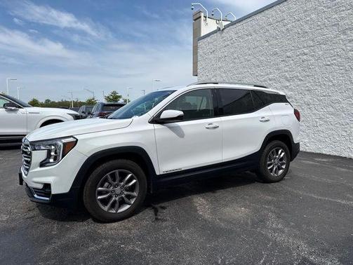 Summit White 2022 GMC Terrain SLT