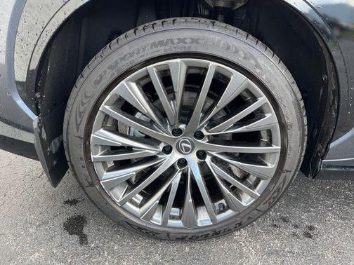 2023 Lexus RZ 450e Luxury