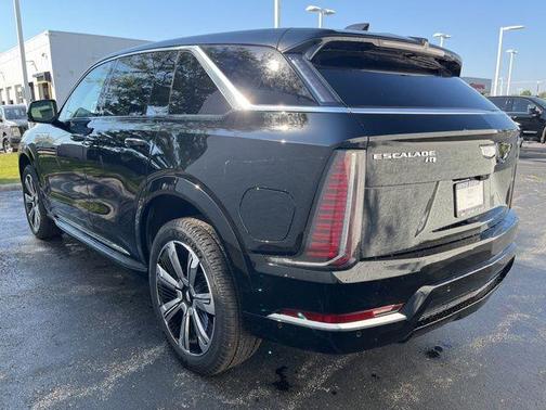 2025 Cadillac Escalade IQ Luxury 2