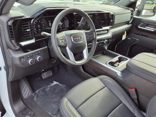 2025 GMC Sierra 2500 SLT