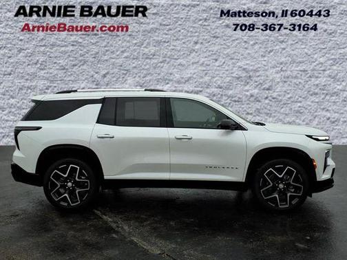 Iridescent Pearl Tricoat 2025 Chevrolet Traverse High Country