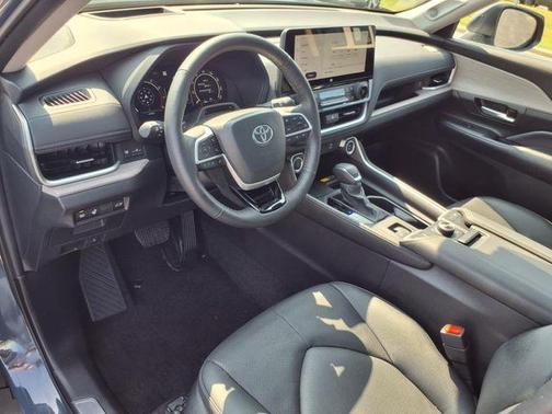 2024 Toyota Grand Highlander Platinum