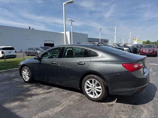 Nightfall Gray Metallic 2018 Chevrolet Malibu LT