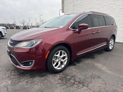 2017 Chrysler Pacifica Touring-L Plus