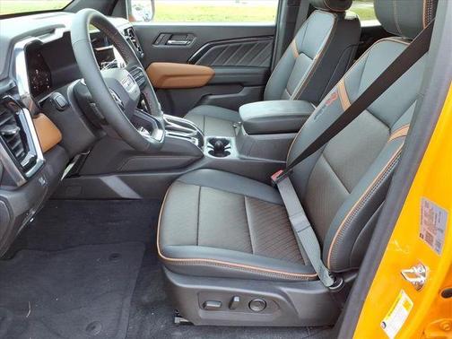 2025 GMC Canyon AT4