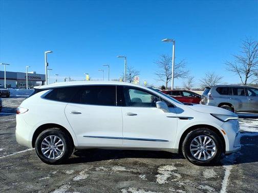 2024 Buick Enclave Essence