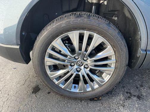 2023 Toyota Venza XLE