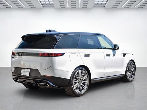 2024 Land Rover Range Rover Sport SE