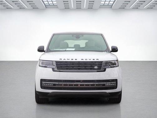 2025 Land Rover Range Rover P400 SE