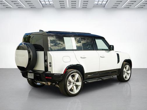 Fuji White 2026 Land Rover Defender P400 X-Dynamic SE