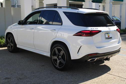 MANUFAKTUR Moonlight White Metallic 2026 Mercedes-Benz GLE 450 4MATIC