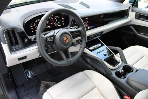 Montego Blue Metallic 2026 Porsche Cayenne Base