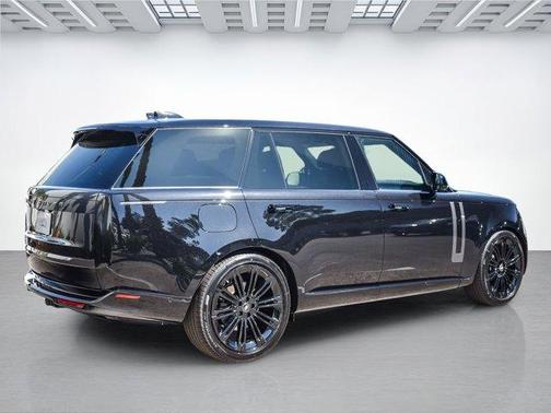 2025 Land Rover Range Rover P400 SE 7 Seat