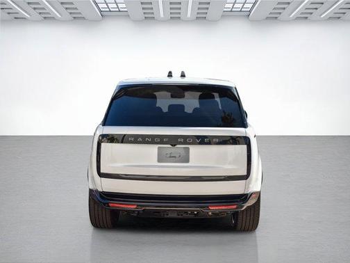 2025 Land Rover Range Rover SE