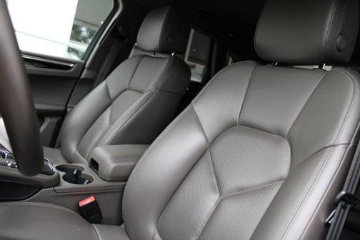 2021 Porsche Macan S