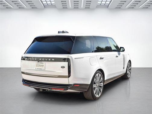 2023 Land Rover Range Rover SE