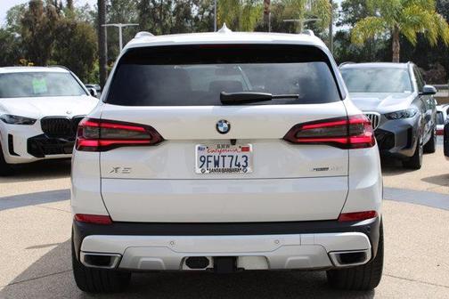 Mineral White Metallic 2023 BMW X5 sDrive40i