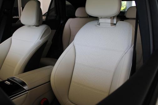 Verde 2026 Mercedes-Benz GLC 300 Base