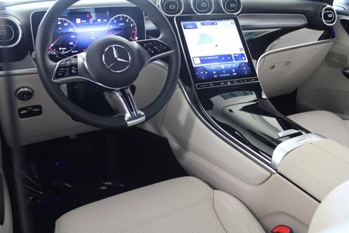 Verde 2026 Mercedes-Benz GLC 300 Base