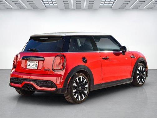 2024 MINI Hardtop Signature