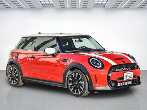 2024 MINI Hardtop Signature