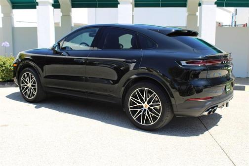 2025 Porsche Cayenne Base