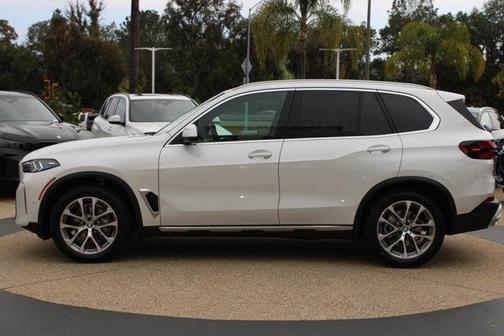 Mineral White Metallic 2026 BMW X5 sDrive40i