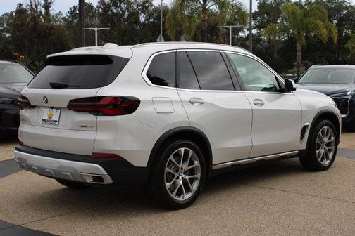 Mineral White Metallic 2026 BMW X5 sDrive40i