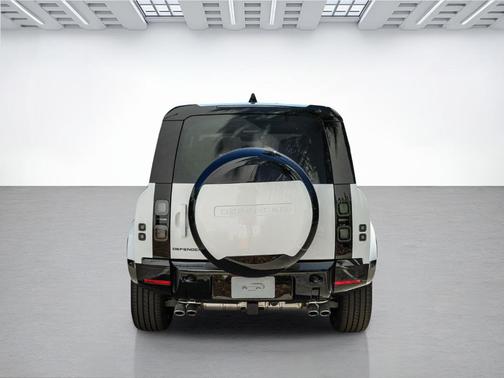 Fuji White 2026 Land Rover Defender P525 V8